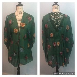🆕 No Boundaries Green Floral Crochet Kimono L